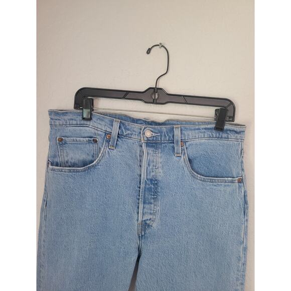 Levi's 501 Womens Tapered Jeans Size 32 x 28 Button Fly Pockets High Rise Rigid - Picture 3 of 13